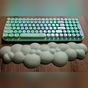 Ubotie Colorful Clicky BT 100 KEY Retro Typewriter Keyboard W/mint Cloud Rest